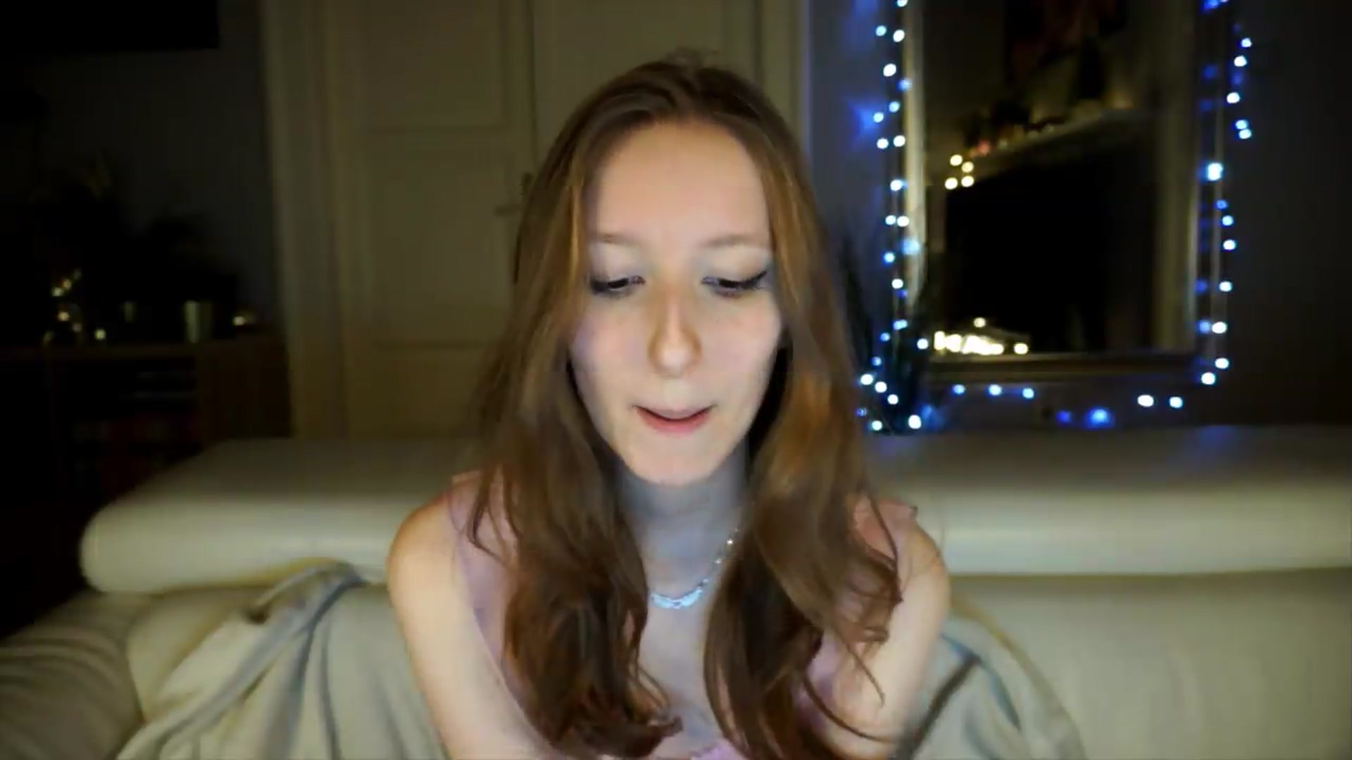 Gallery image thumbnail from Sw33t_g1rl's myfreecams stream on, 05/08/2026, 18:06 image 10 of 20