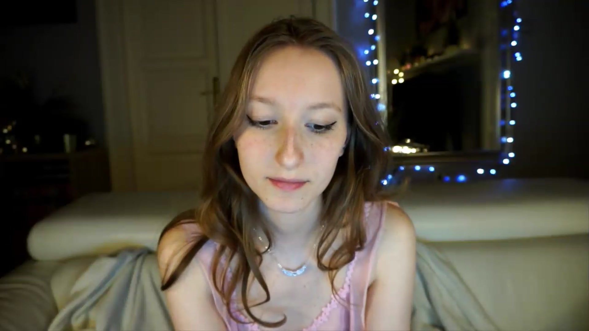 Gallery image thumbnail from Sw33t_g1rl's myfreecams stream on, 05/08/2026, 18:06 image 2 of 20
