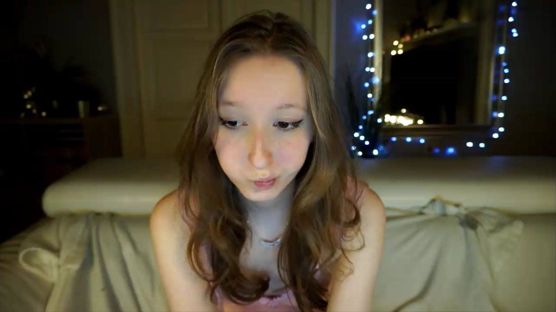 Gallery image thumbnail from Sw33t_g1rl's myfreecams stream on, 05/08/2026, 19:23 image 2 of 20