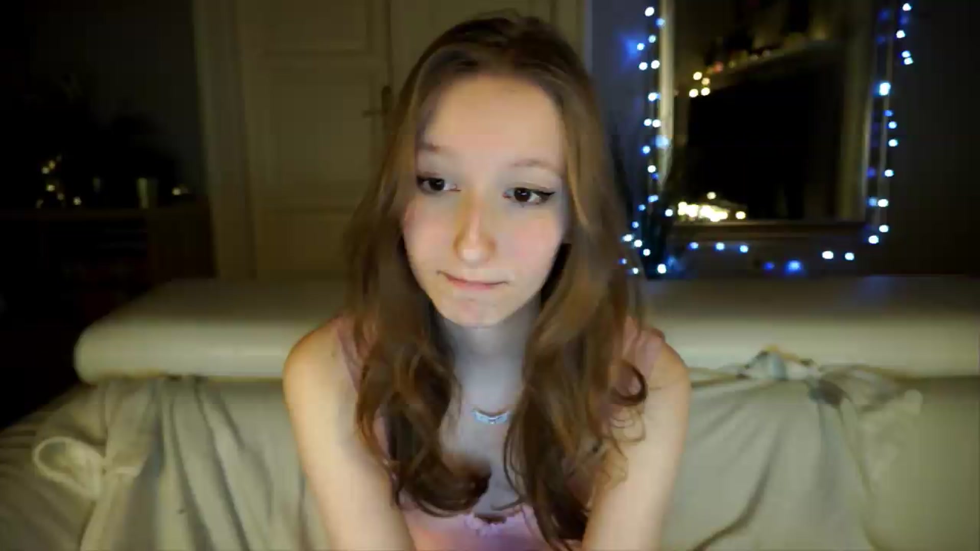 Gallery image thumbnail from Sw33t_g1rl's myfreecams stream on, 05/08/2026, 19:23 image 3 of 20
