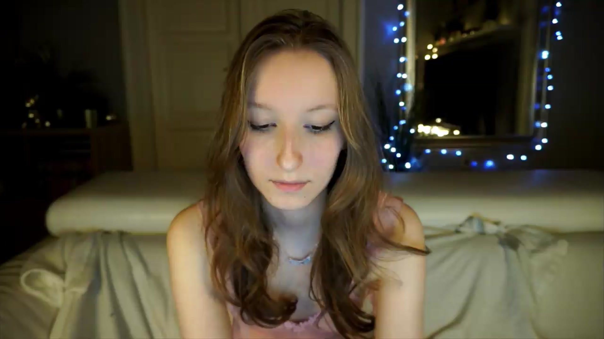 Gallery image thumbnail from Sw33t_g1rl's myfreecams stream on, 05/08/2026, 19:23 image 10 of 20