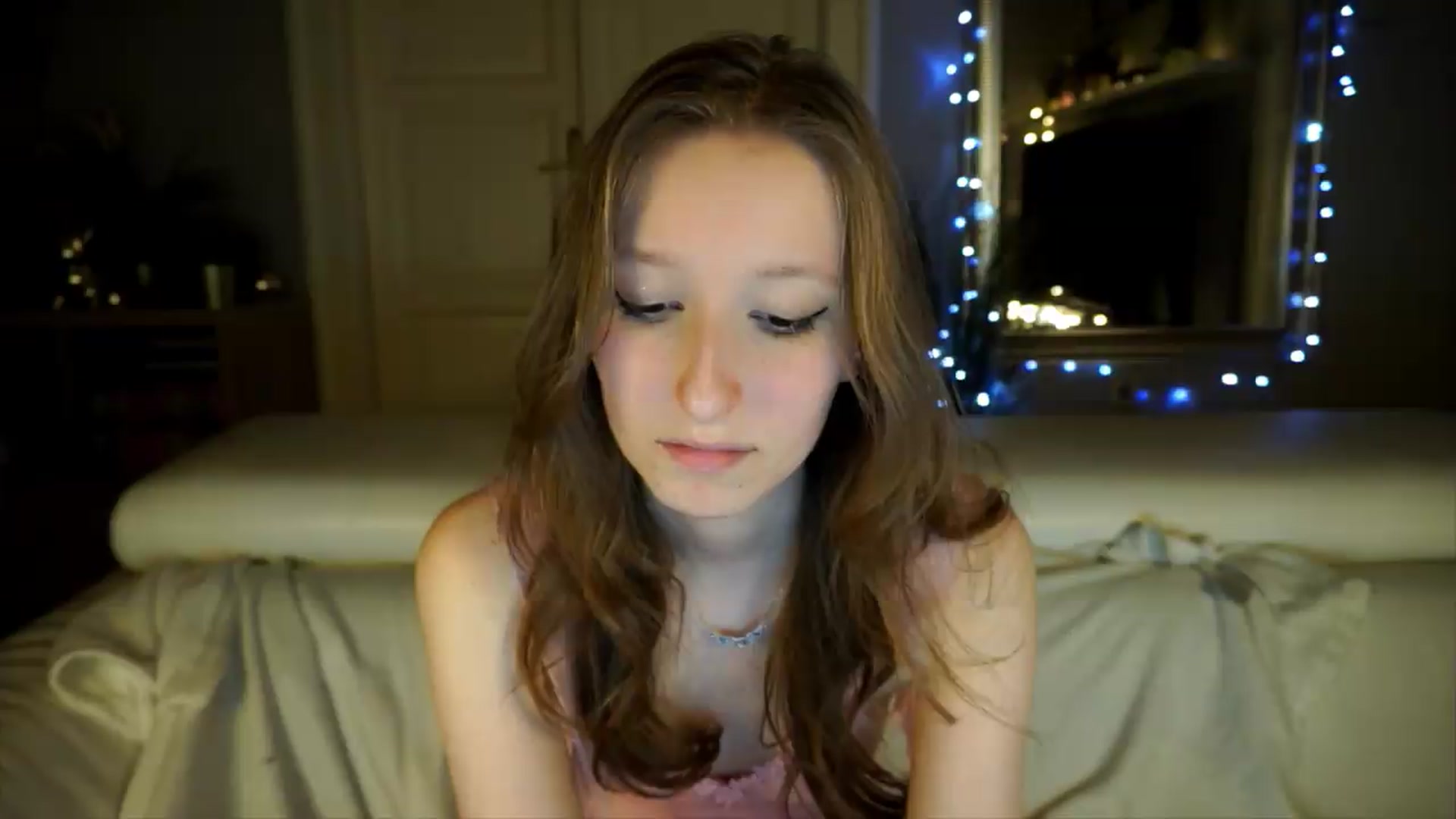 Gallery image thumbnail from Sw33t_g1rl's myfreecams stream on, 05/08/2026, 19:23 image 15 of 20