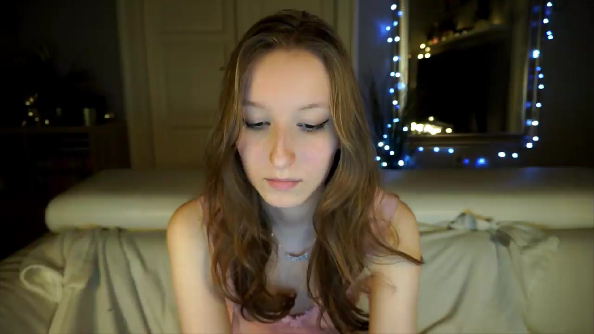 Gallery image thumbnail from Sw33t_g1rl's myfreecams stream on, 05/08/2026, 19:23 image 13 of 20