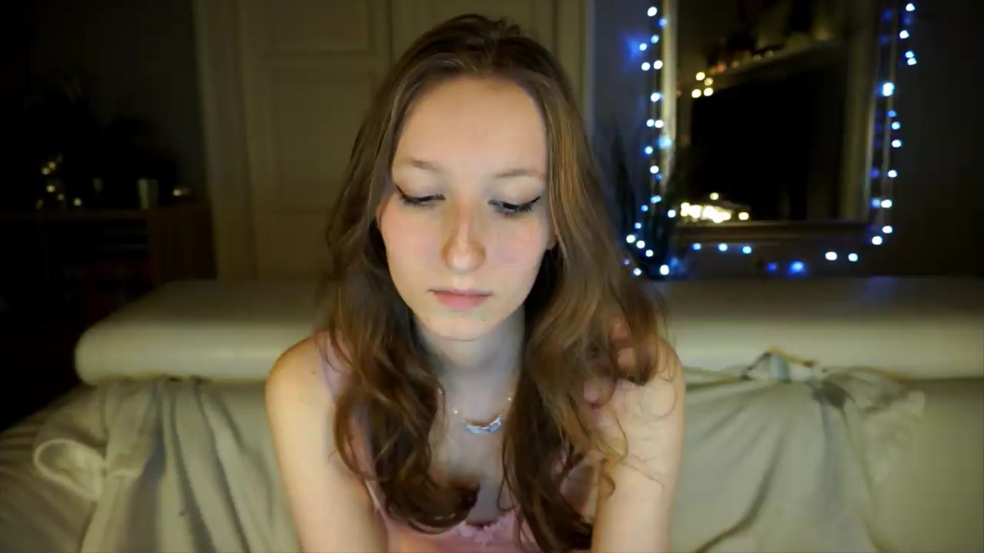 Gallery image thumbnail from Sw33t_g1rl's myfreecams stream on, 05/08/2026, 19:23 image 20 of 20