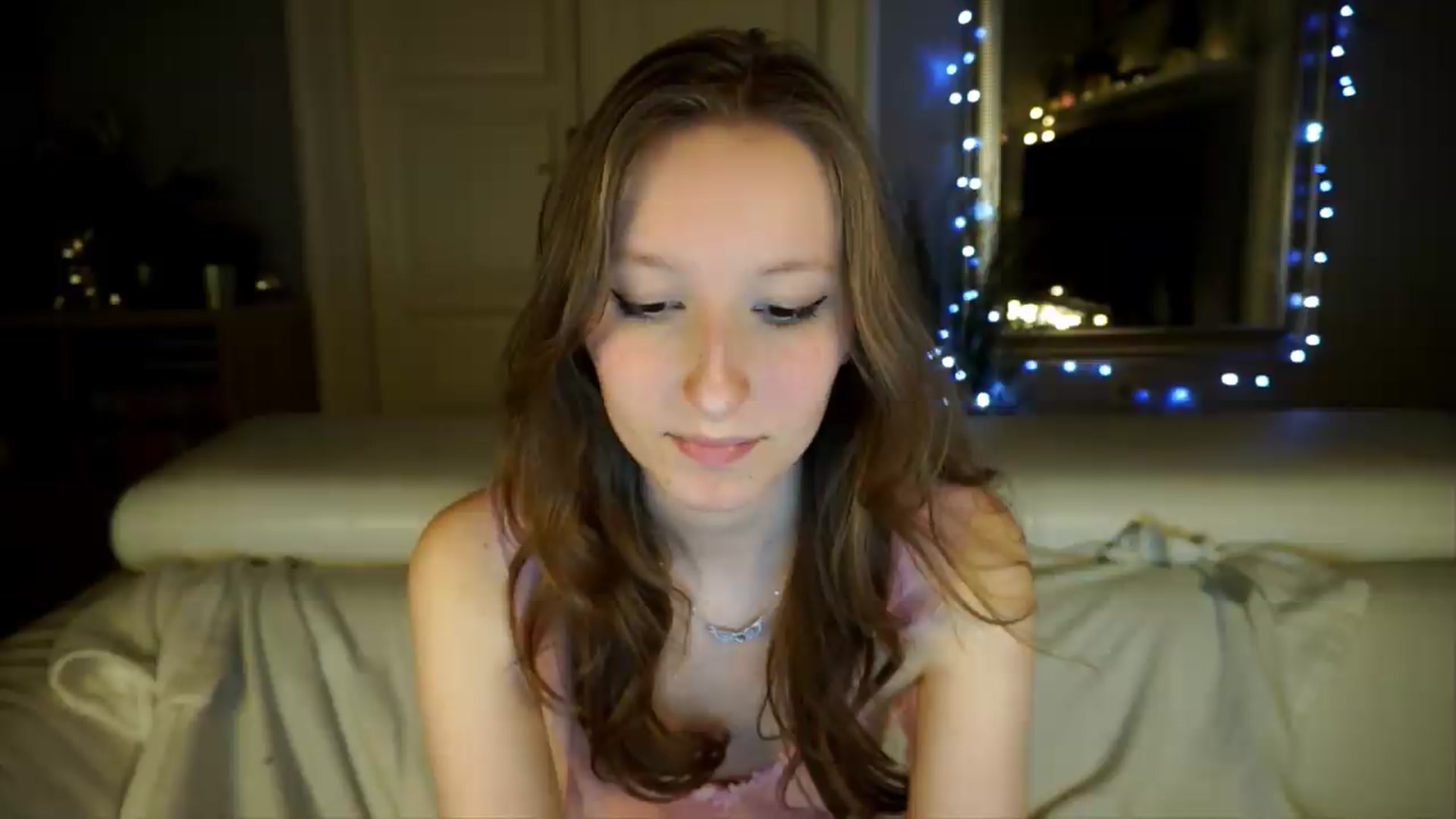 Gallery image thumbnail from Sw33t_g1rl's myfreecams stream on, 05/08/2026, 19:23 image 14 of 20