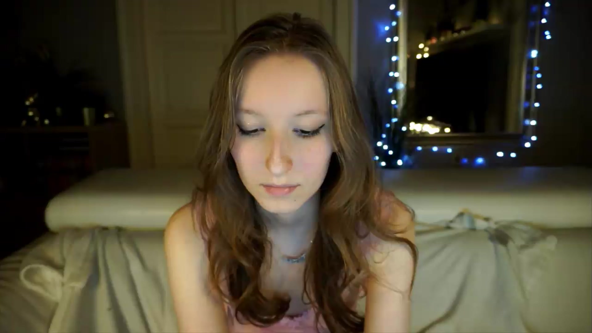 Gallery image thumbnail from Sw33t_g1rl's myfreecams stream on, 05/08/2026, 19:23 image 19 of 20