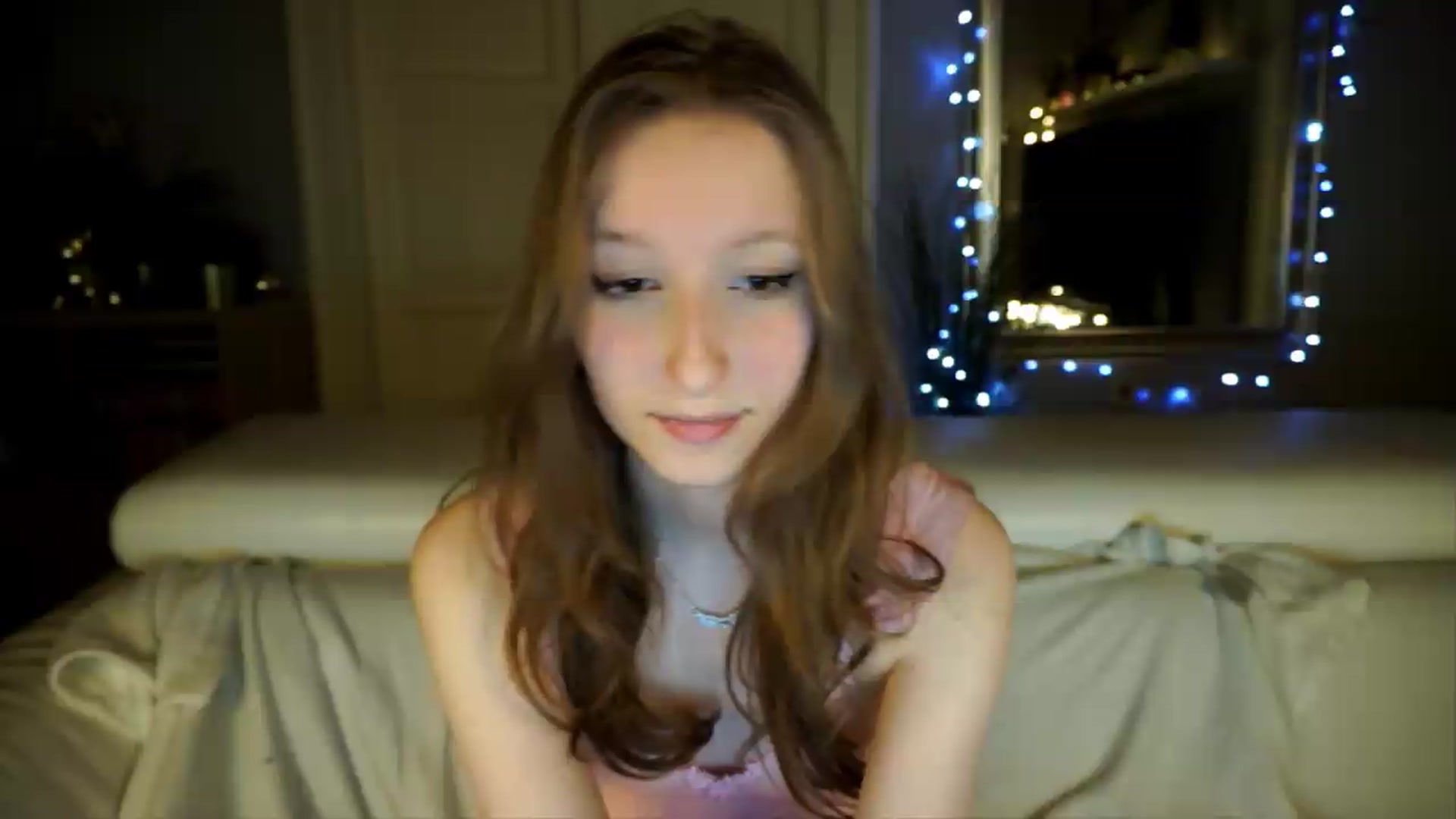 Gallery image thumbnail from Sw33t_g1rl's myfreecams stream on, 05/08/2026, 19:23 image 4 of 20