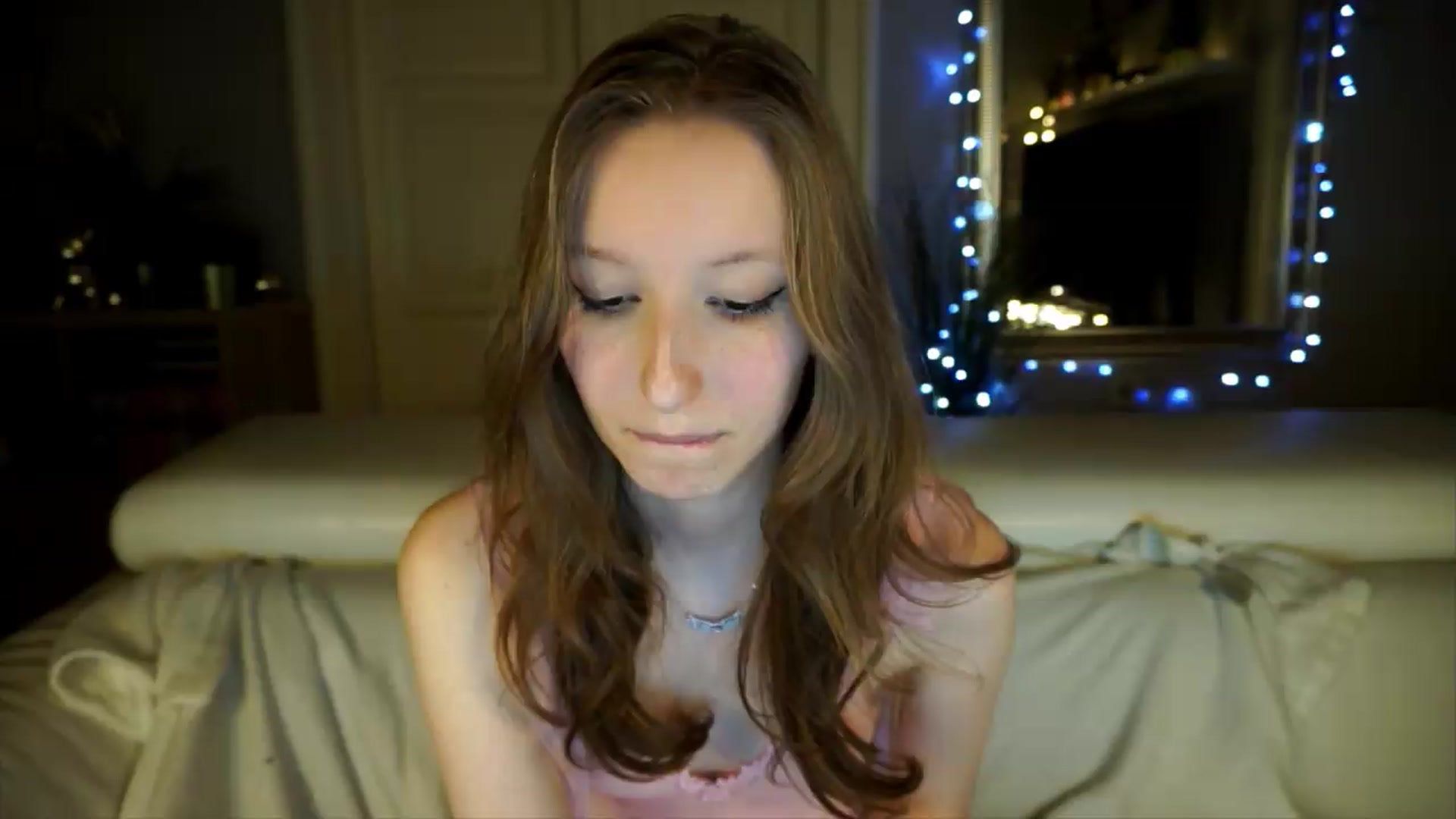 Gallery image thumbnail from Sw33t_g1rl's myfreecams stream on, 05/08/2026, 19:23 image 9 of 20