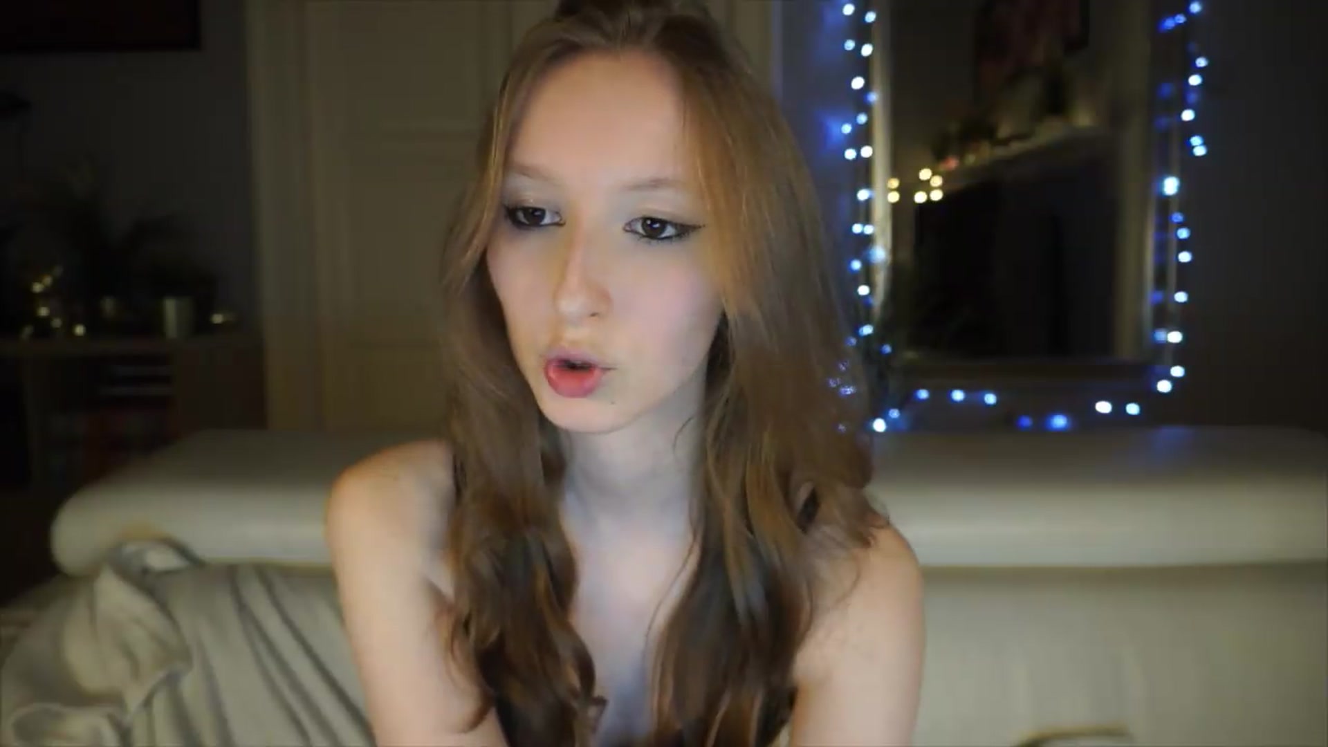 Gallery image thumbnail from Sw33t_g1rl's myfreecams stream on, 05/10/2026, 18:21 image 3 of 20