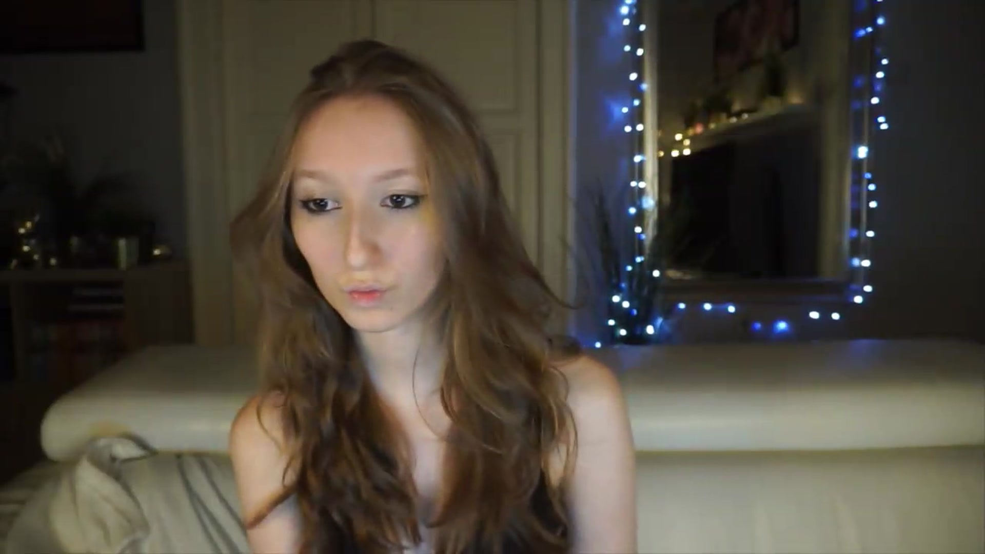 Gallery image thumbnail from Sw33t_g1rl's myfreecams stream on, 05/10/2026, 18:21 image 17 of 20