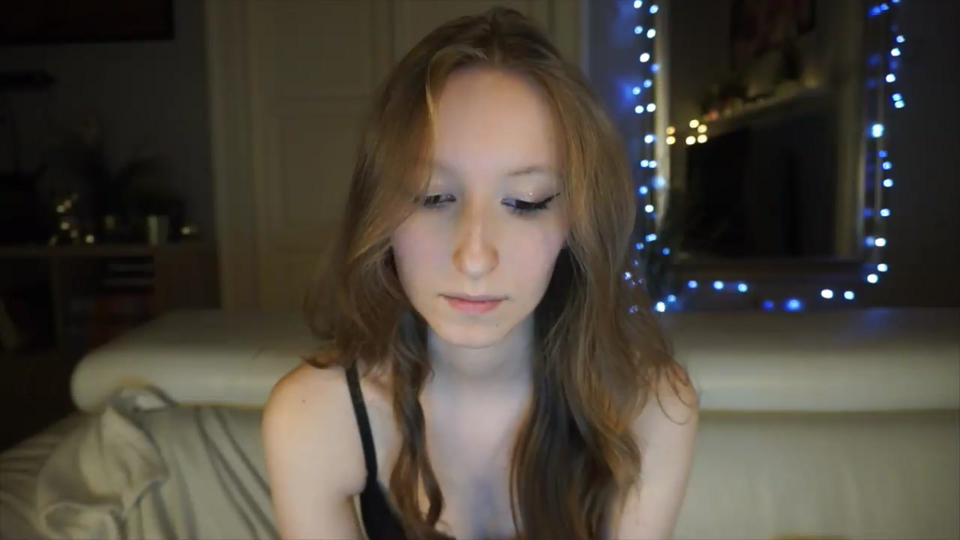 Gallery image thumbnail from Sw33t_g1rl's myfreecams stream on, 05/10/2026, 18:21 image 13 of 20