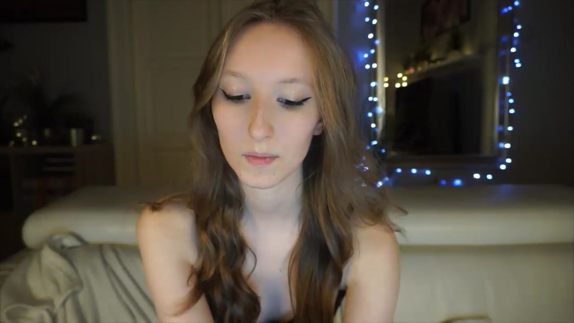 Gallery image thumbnail from Sw33t_g1rl's myfreecams stream on, 05/10/2026, 18:21 image 4 of 20