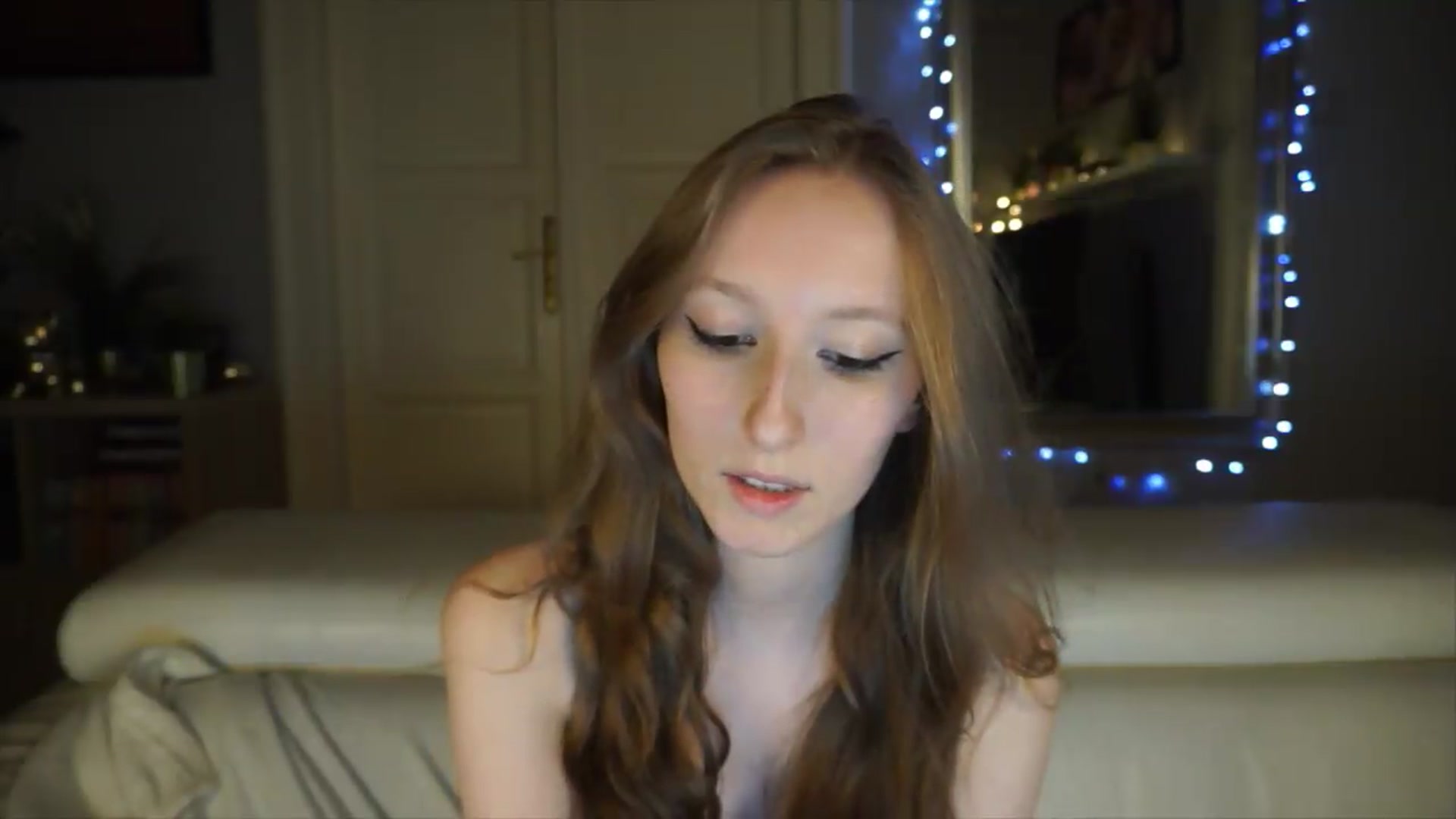 Gallery image thumbnail from Sw33t_g1rl's myfreecams stream on, 05/10/2026, 18:21 image 18 of 20