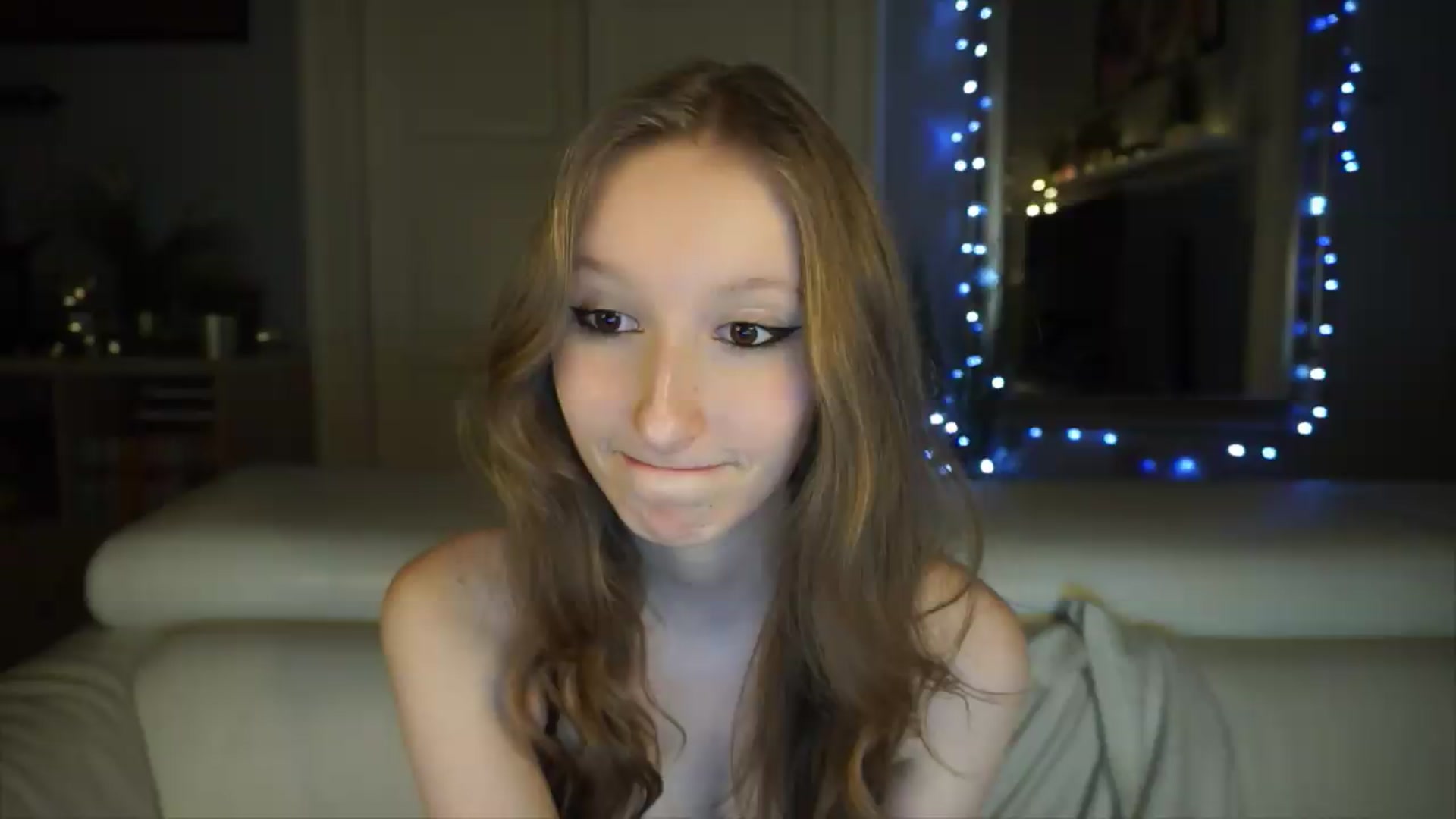 Gallery image thumbnail from Sw33t_g1rl's myfreecams stream on, 05/11/2026, 19:32 image 13 of 20