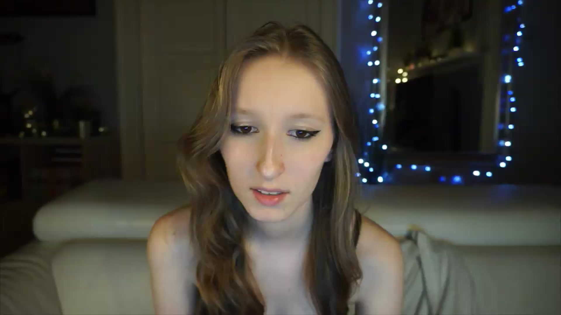 Gallery image thumbnail from Sw33t_g1rl's myfreecams stream on, 05/11/2026, 19:32 image 16 of 20