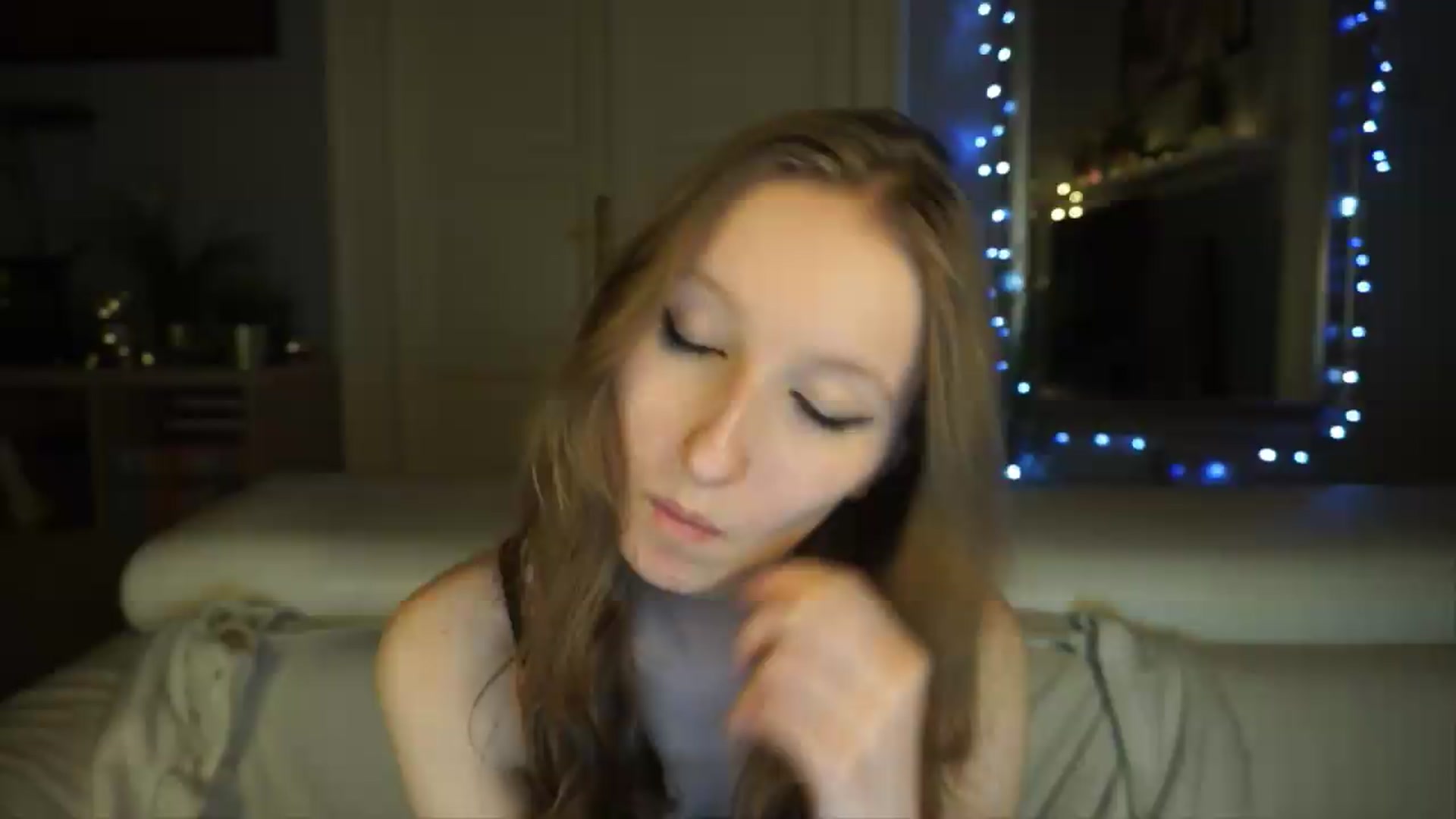 Gallery image thumbnail from Sw33t_g1rl's myfreecams stream on, 05/12/2026, 17:43 image 8 of 20