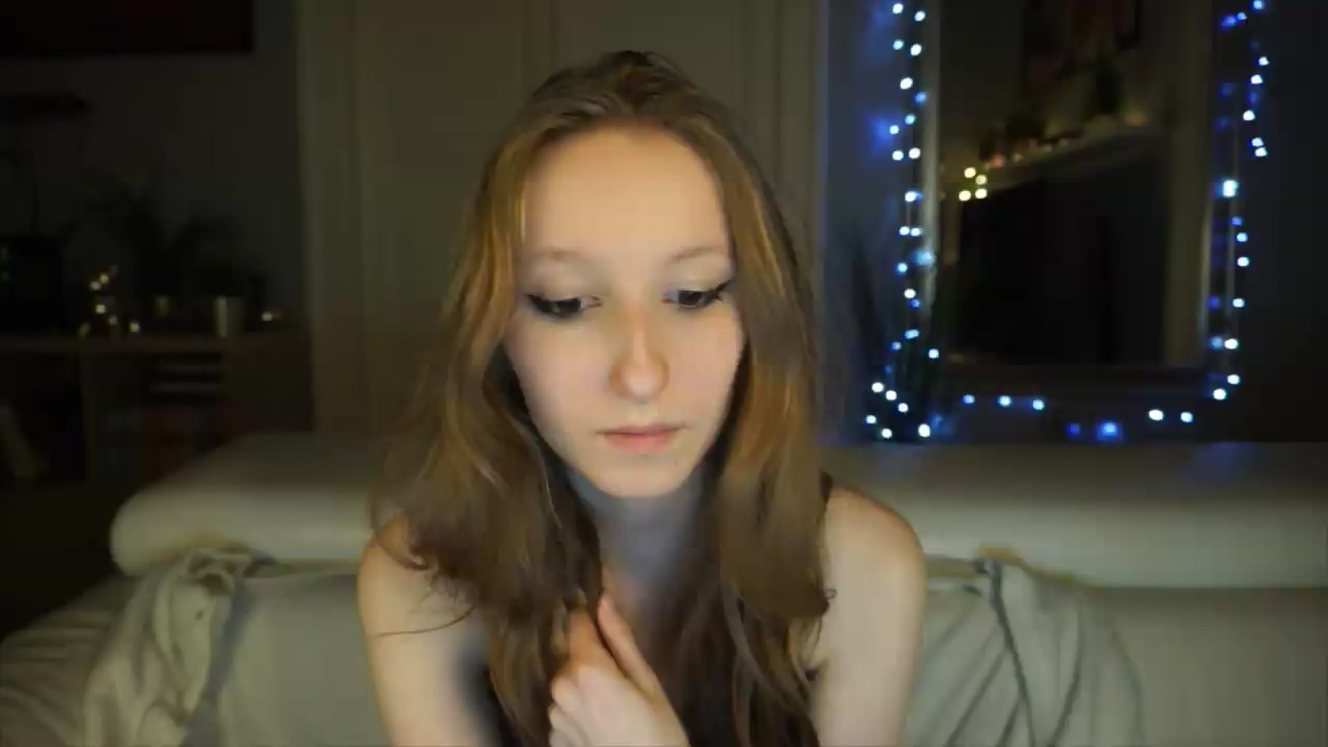 Gallery image thumbnail from Sw33t_g1rl's myfreecams stream on, 05/12/2026, 17:43 image 9 of 20