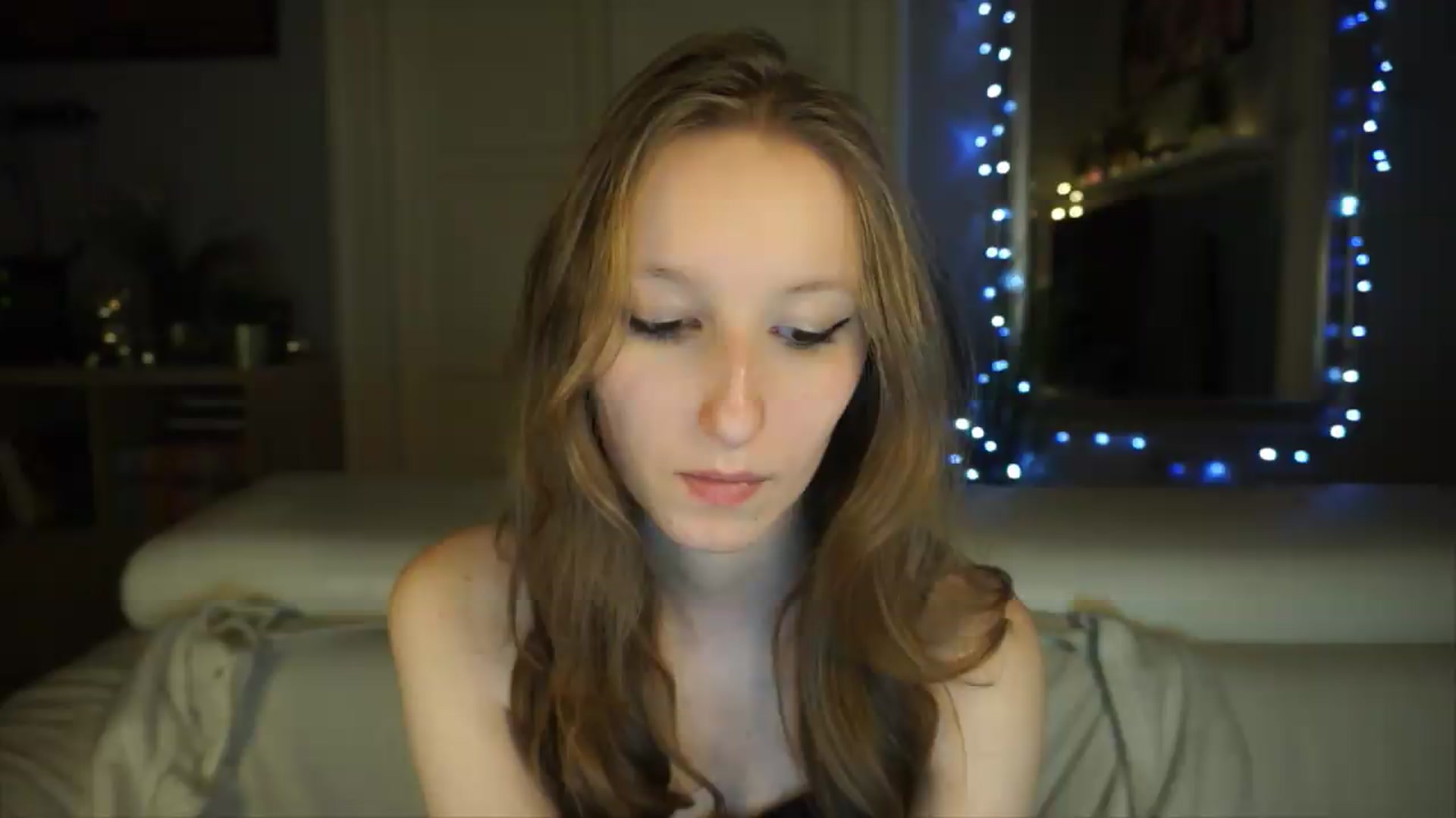 Gallery image thumbnail from Sw33t_g1rl's myfreecams stream on, 05/12/2026, 17:43 image 5 of 20