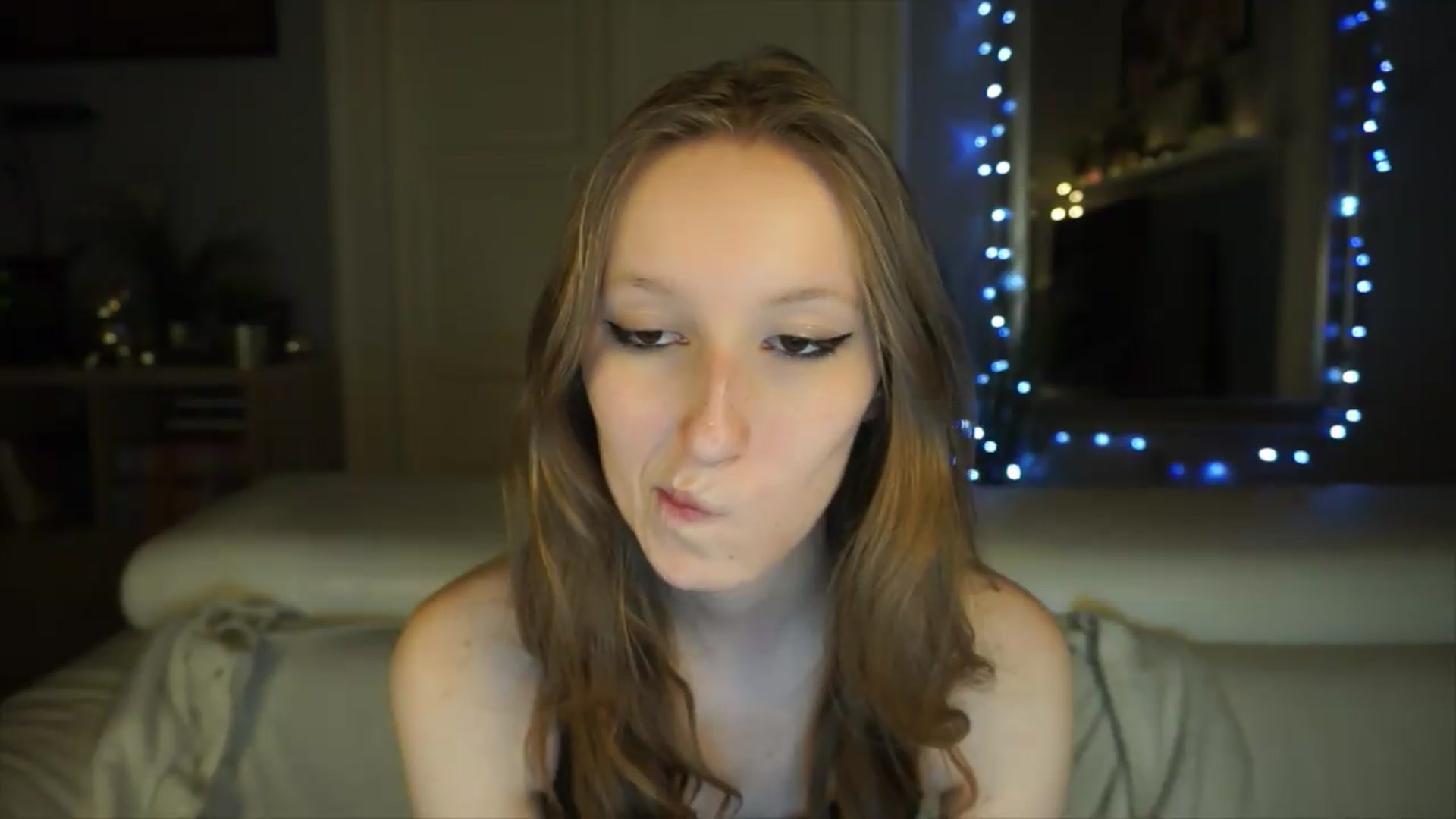 Gallery image thumbnail from Sw33t_g1rl's myfreecams stream on, 05/12/2026, 17:43 image 3 of 20