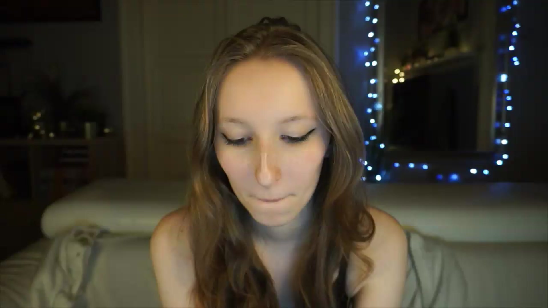 Gallery image thumbnail from Sw33t_g1rl's myfreecams stream on, 05/12/2026, 17:43 image 17 of 20