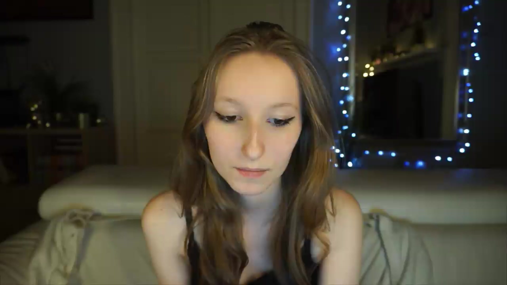 Gallery image thumbnail from Sw33t_g1rl's myfreecams stream on, 05/12/2026, 17:43 image 14 of 20