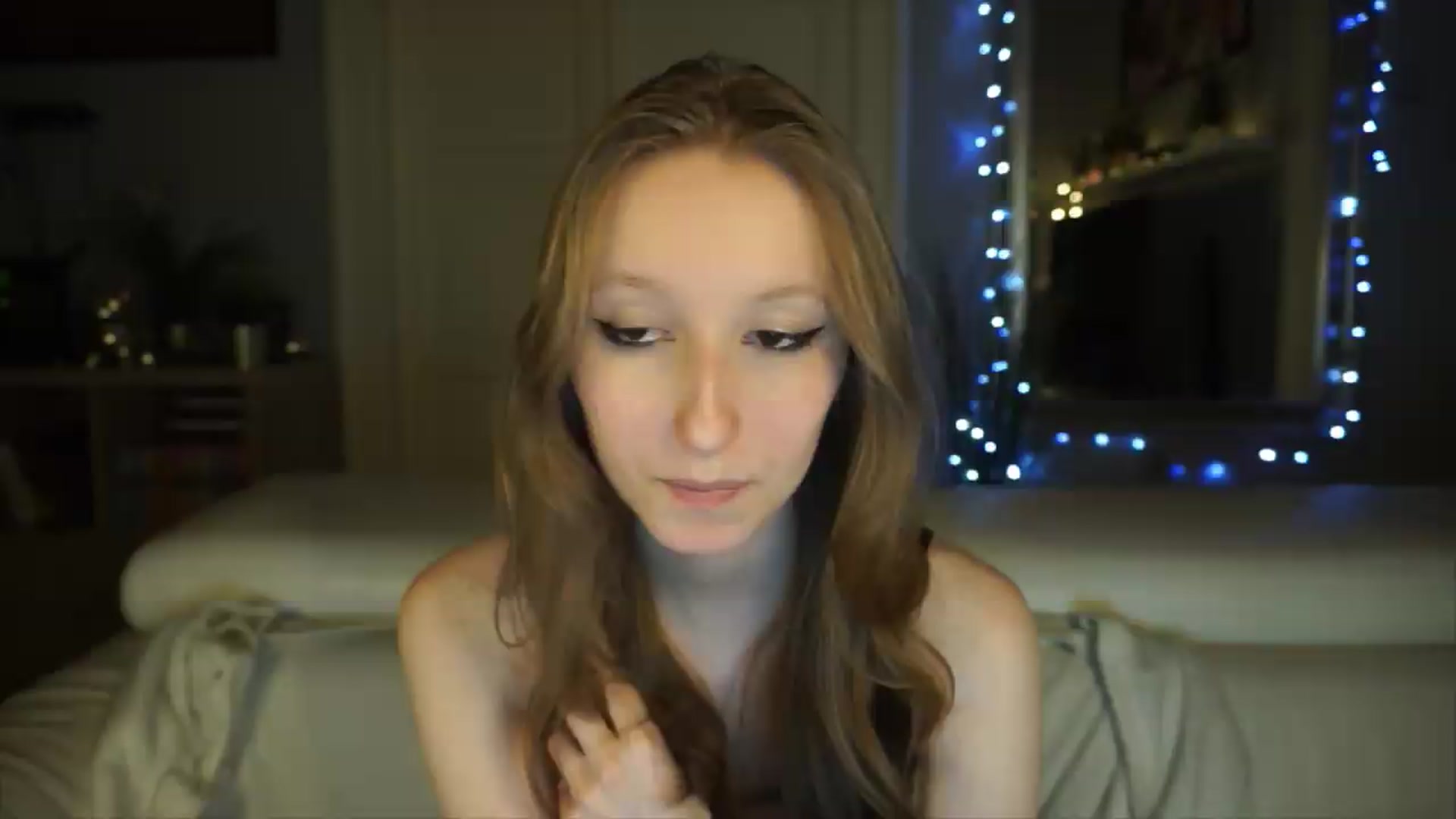 Gallery image thumbnail from Sw33t_g1rl's myfreecams stream on, 05/12/2026, 17:43 image 10 of 20