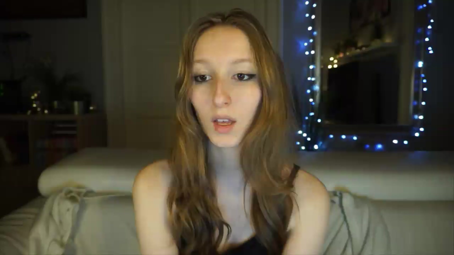 Gallery image thumbnail from Sw33t_g1rl's myfreecams stream on, 05/12/2026, 17:43 image 6 of 20