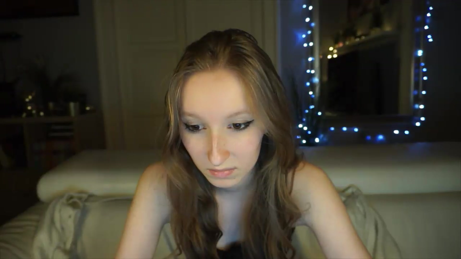Gallery image thumbnail from Sw33t_g1rl's myfreecams stream on, 05/12/2026, 19:10 image 18 of 20