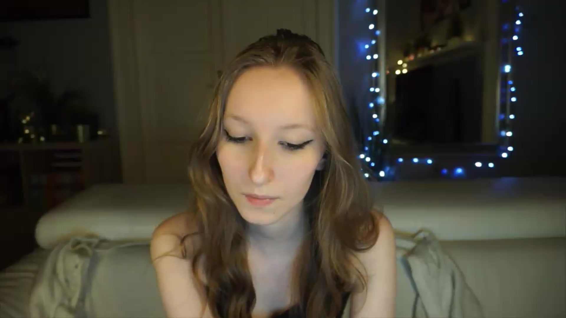 Gallery image thumbnail from Sw33t_g1rl's myfreecams stream on, 05/12/2026, 19:10 image 6 of 20