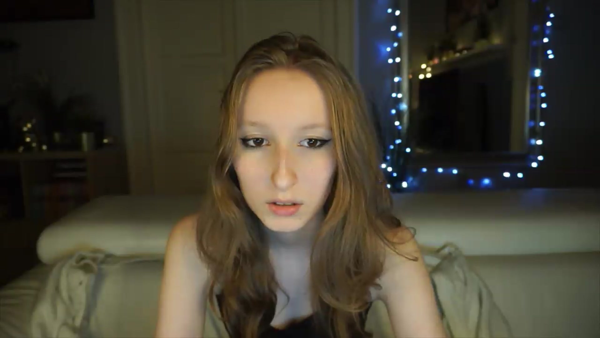 Gallery image thumbnail from Sw33t_g1rl's myfreecams stream on, 05/12/2026, 19:10 image 14 of 20