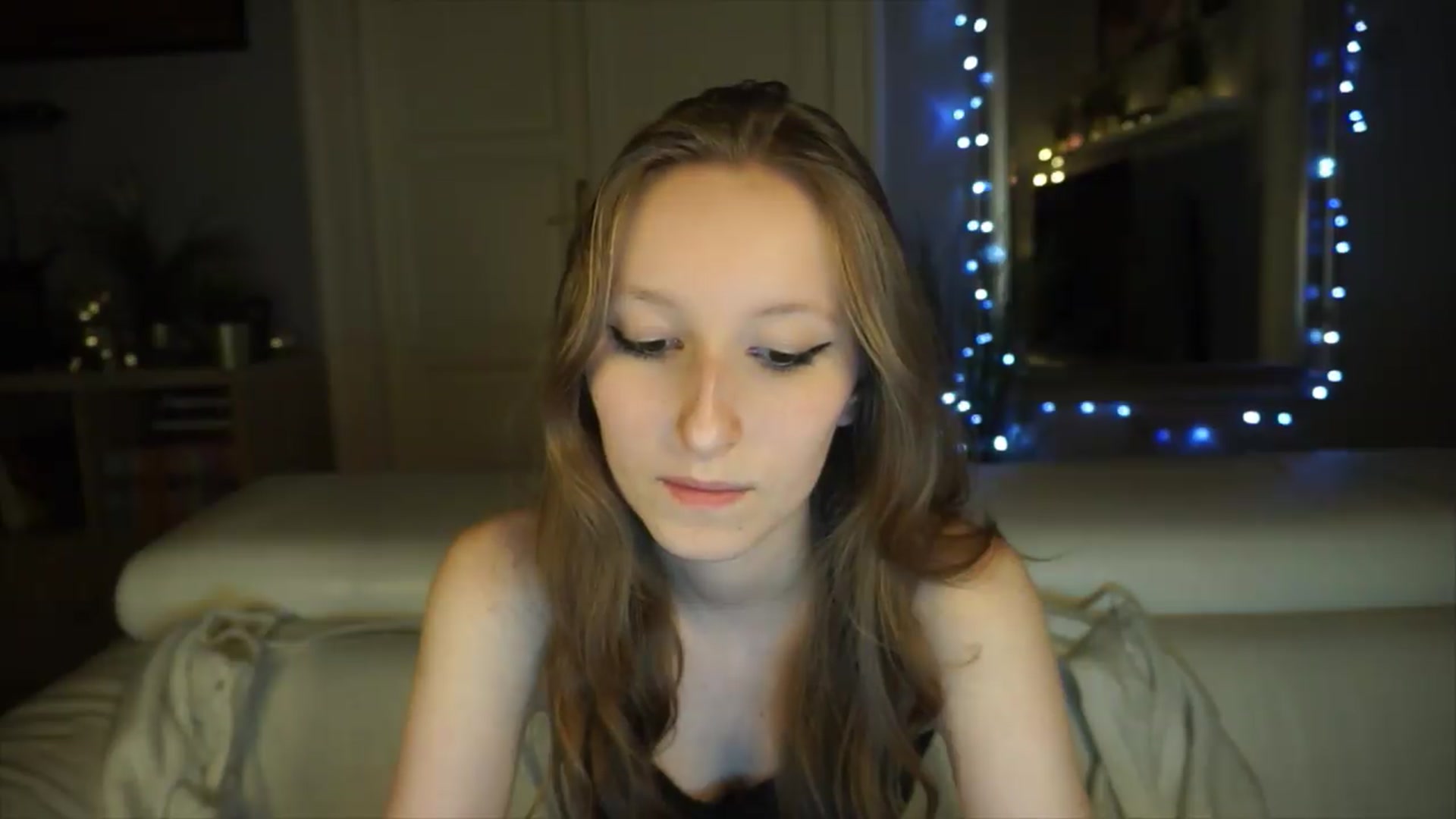 Gallery image thumbnail from Sw33t_g1rl's myfreecams stream on, 05/12/2026, 19:10 image 19 of 20