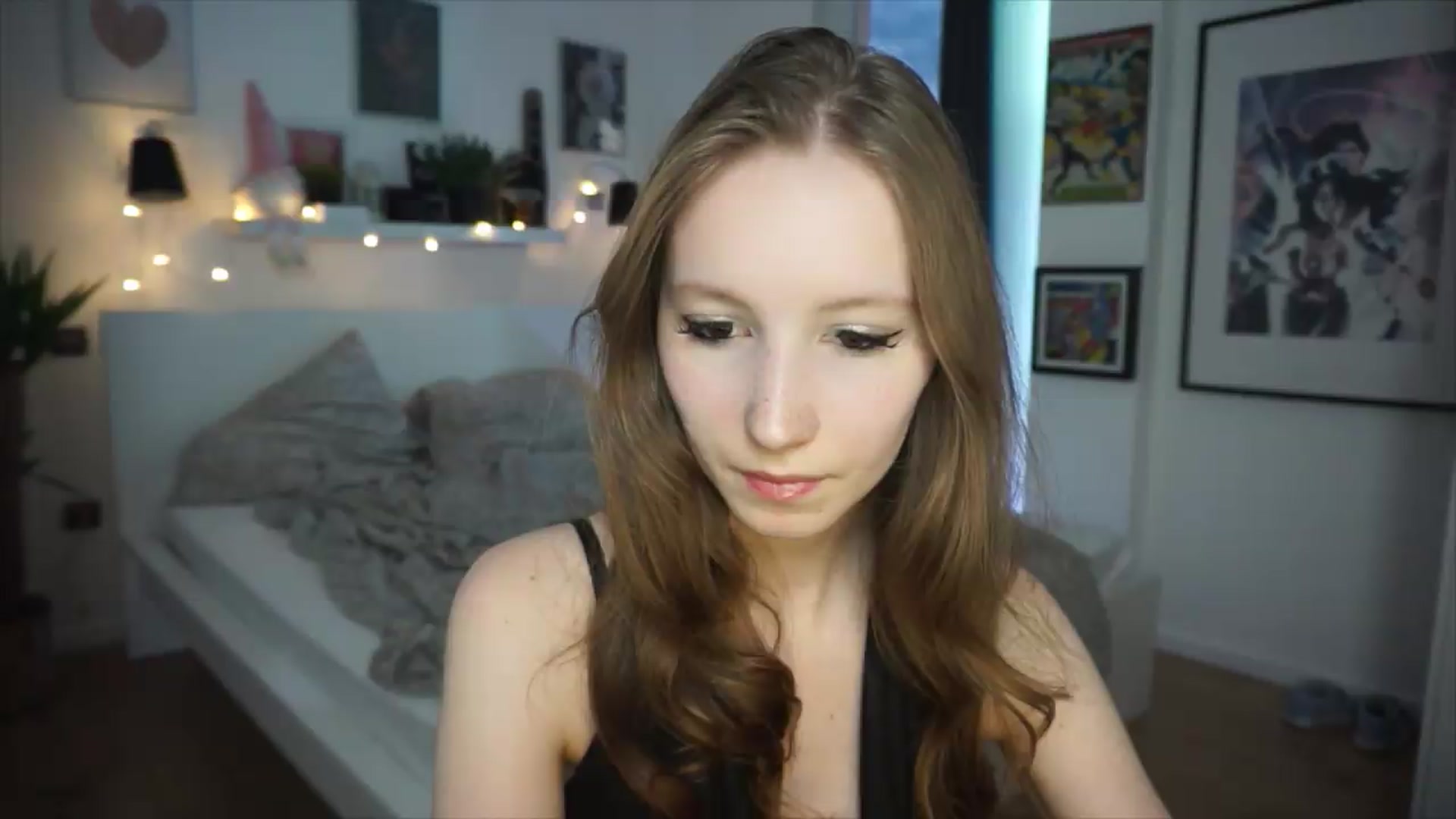 Gallery image thumbnail from Sw33t_g1rl's myfreecams stream on, 06/12/2026, 21:13 image 6 of 20
