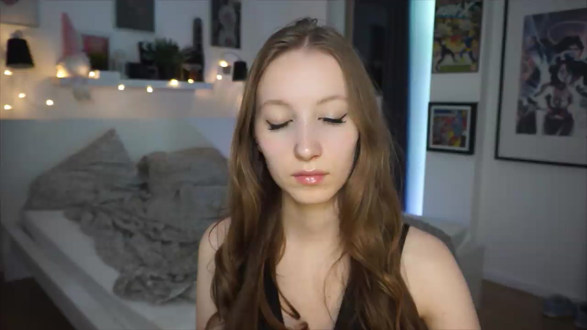 Gallery image thumbnail from Sw33t_g1rl's myfreecams stream on, 06/12/2026, 22:33 image 15 of 20