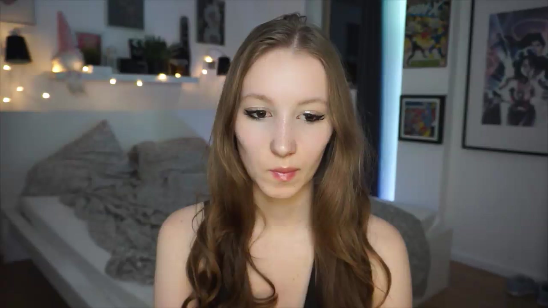 Gallery image thumbnail from Sw33t_g1rl's myfreecams stream on, 06/12/2026, 22:33 image 17 of 20