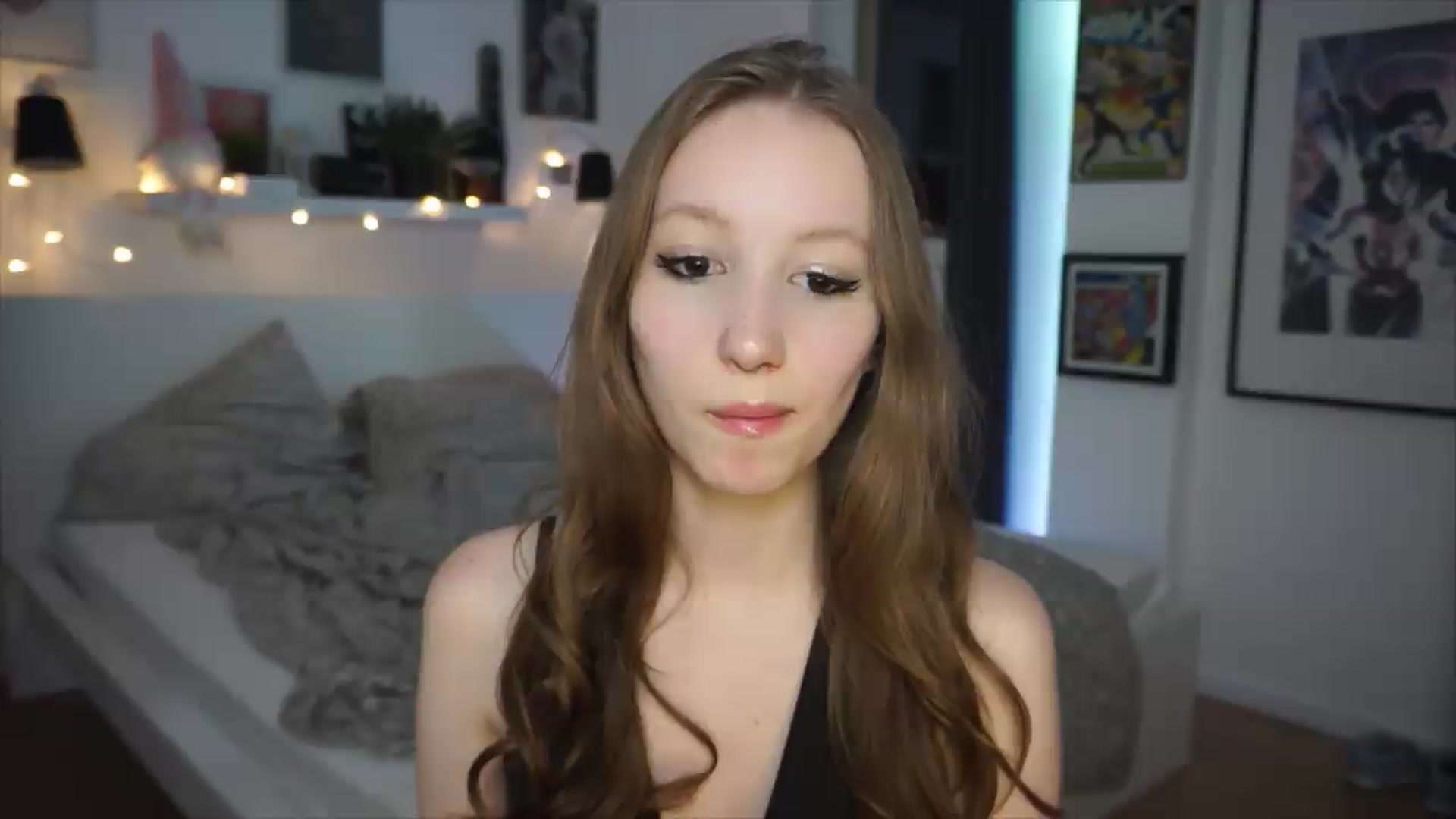 Gallery image thumbnail from Sw33t_g1rl's myfreecams stream on, 06/12/2026, 22:33 image 19 of 20