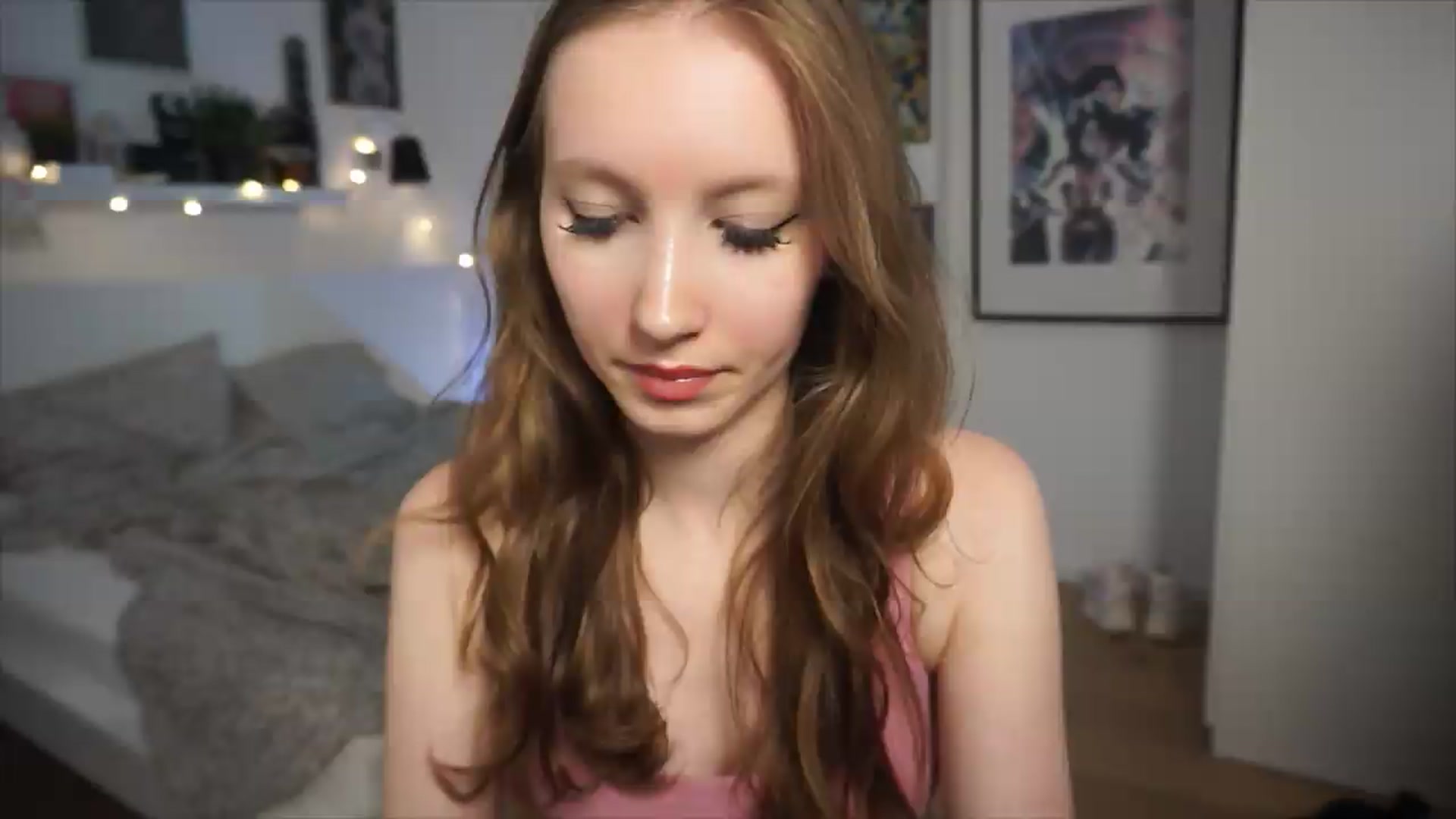 Gallery image thumbnail from Sw33t_g1rl's myfreecams stream on, 06/15/2026, 20:28 image 9 of 20
