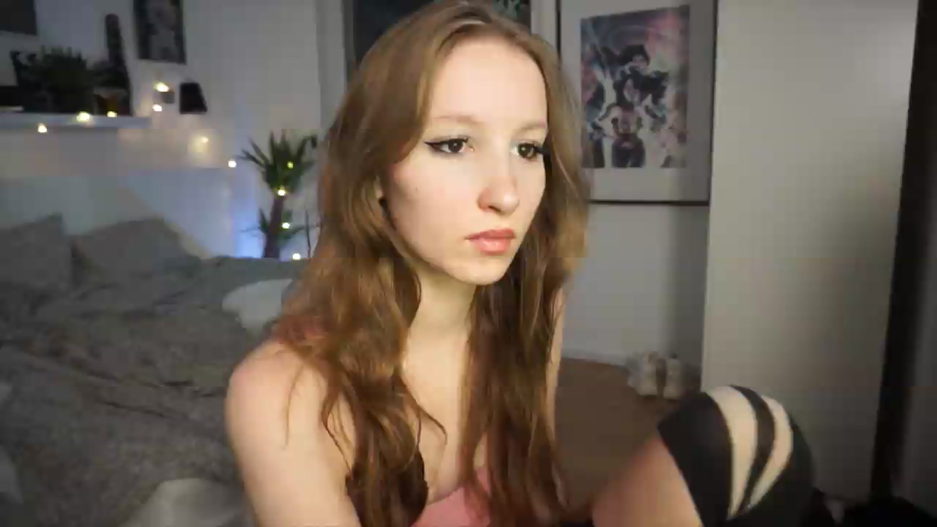 Gallery image thumbnail from Sw33t_g1rl's myfreecams stream on, 06/15/2026, 20:28 image 18 of 20