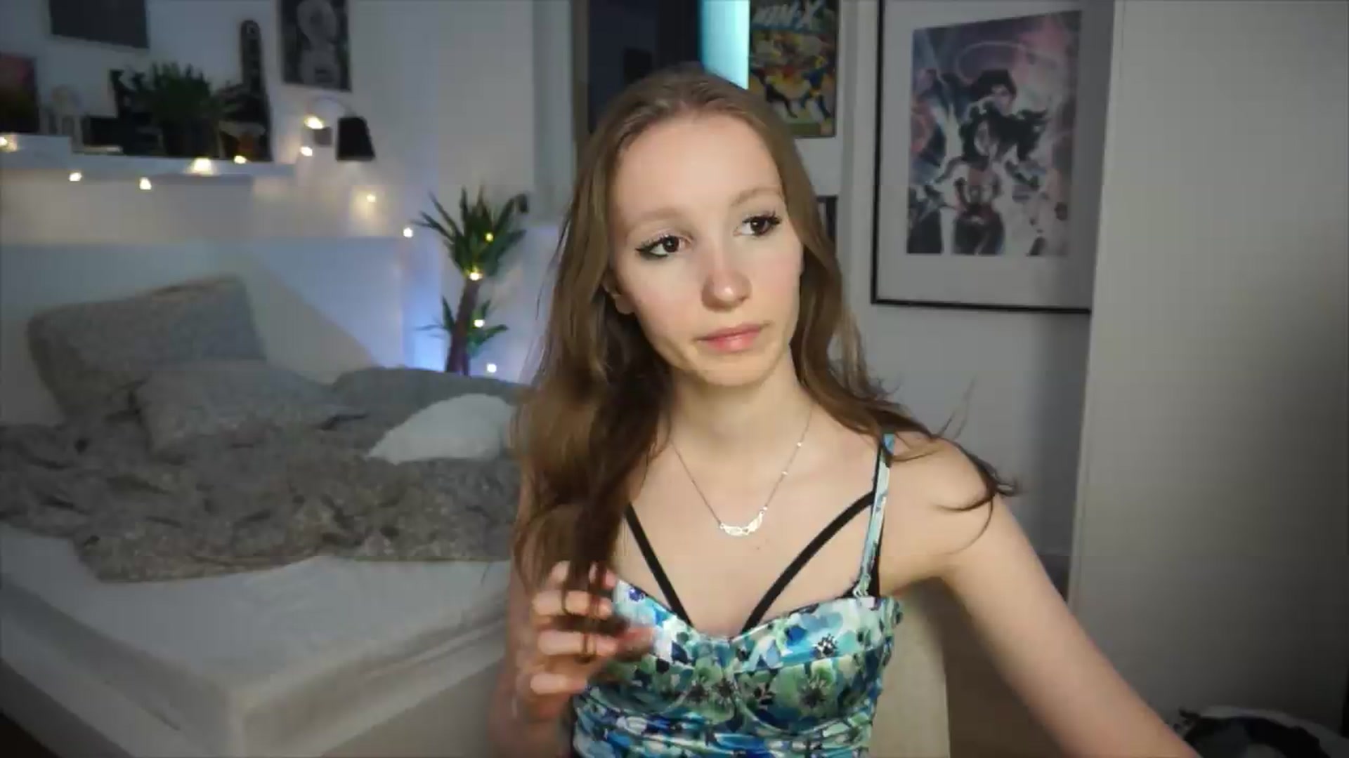 Gallery image thumbnail from Sw33t_g1rl's myfreecams stream on, 06/18/2026, 21:34 image 16 of 20