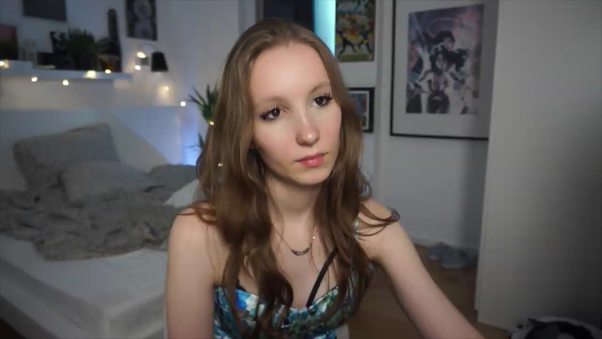 Gallery image thumbnail from Sw33t_g1rl's myfreecams stream on, 06/18/2026, 21:34 image 14 of 20
