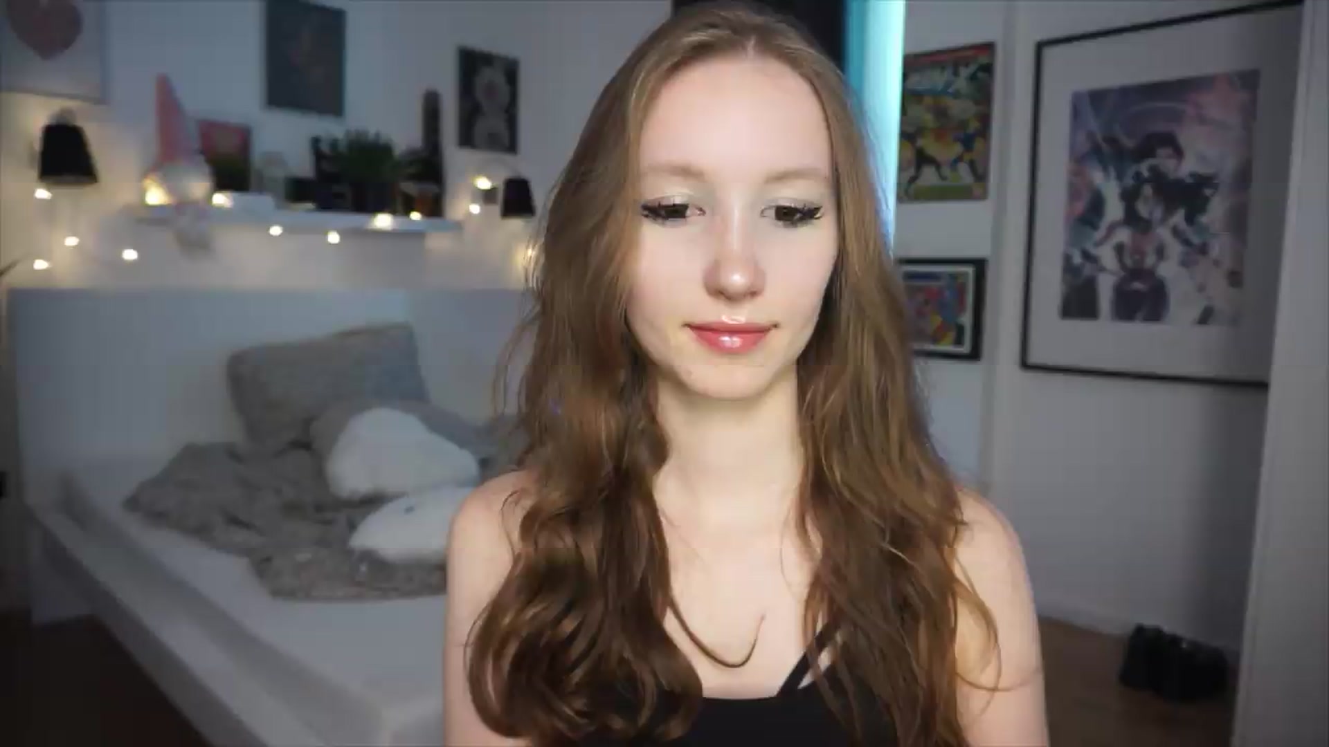 Gallery image thumbnail from Sw33t_g1rl's myfreecams stream on, 06/19/2026, 18:55 image 10 of 20
