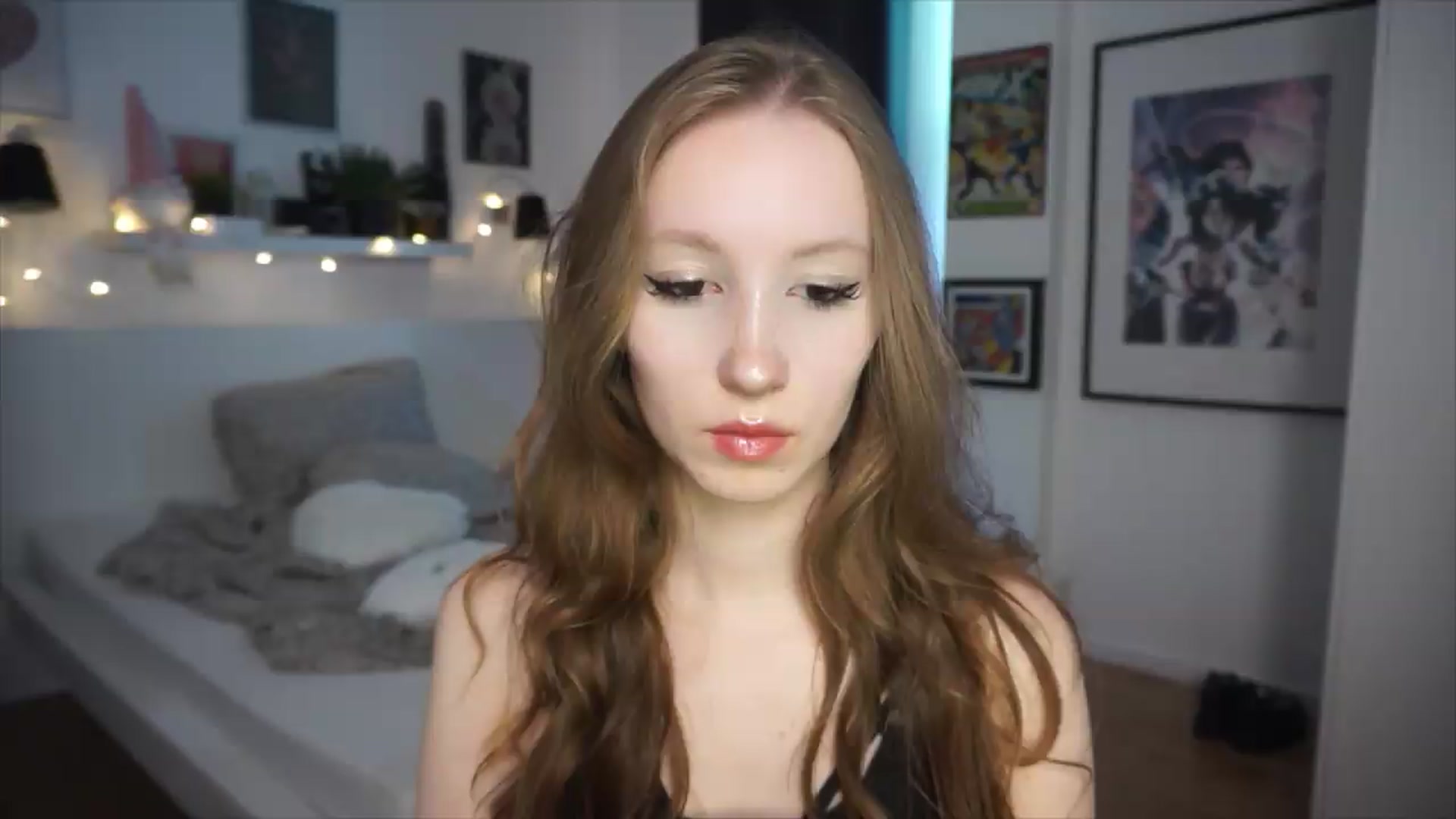 Gallery image thumbnail from Sw33t_g1rl's myfreecams stream on, 06/19/2026, 18:55 image 3 of 20
