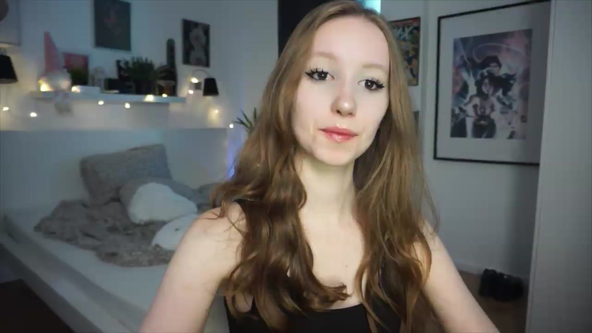 Gallery image thumbnail from Sw33t_g1rl's myfreecams stream on, 06/19/2026, 18:55 image 16 of 20