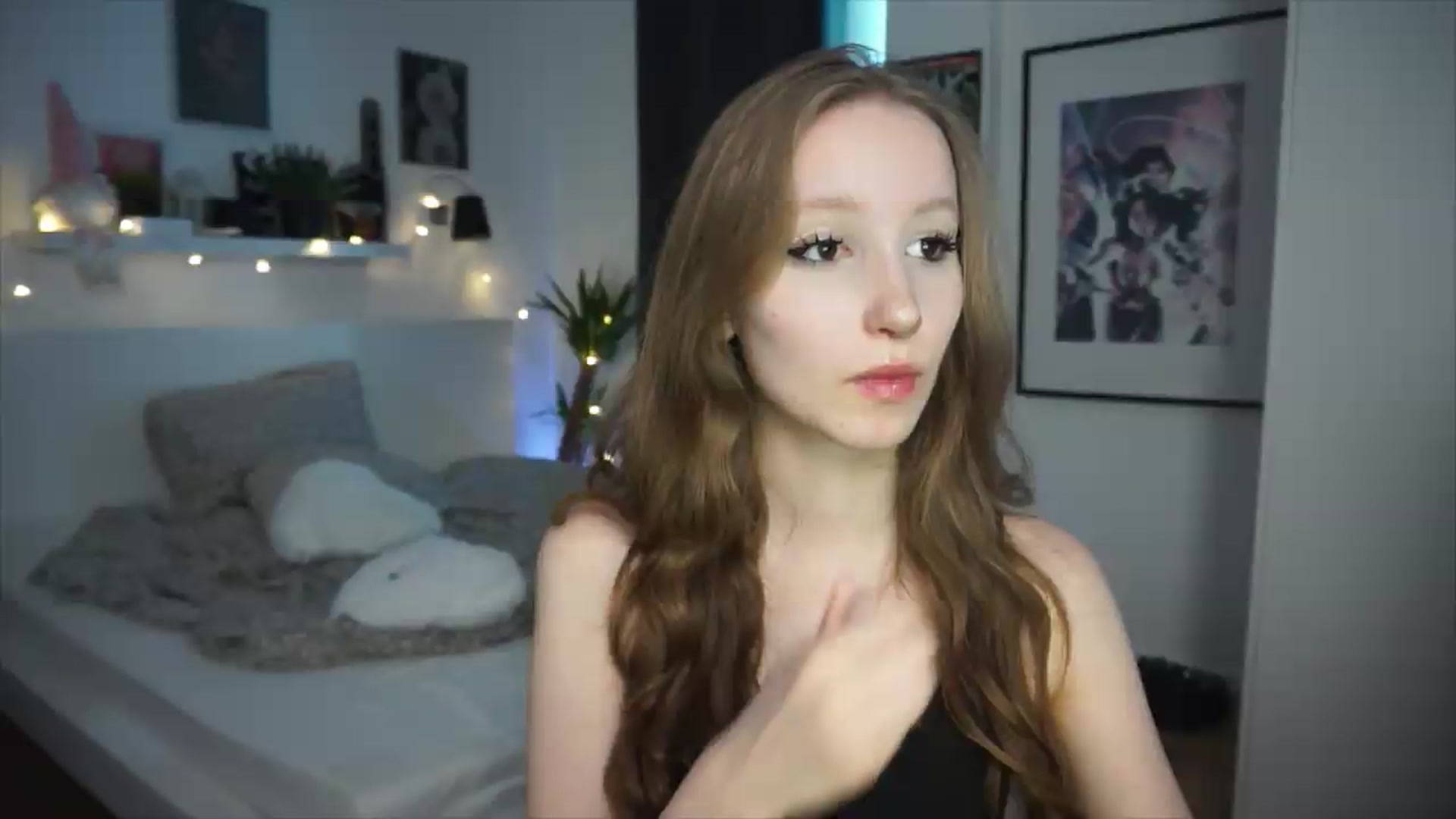 Gallery image thumbnail from Sw33t_g1rl's myfreecams stream on, 06/19/2026, 18:55 image 18 of 20