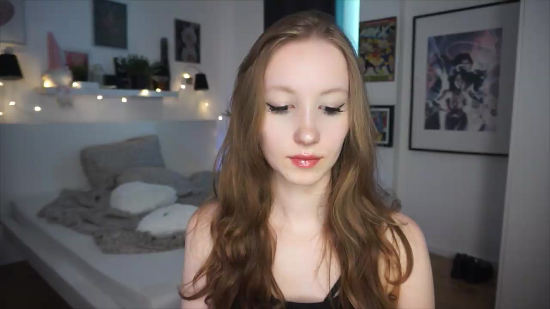 Gallery image thumbnail from Sw33t_g1rl's myfreecams stream on, 06/19/2026, 18:55 image 4 of 20