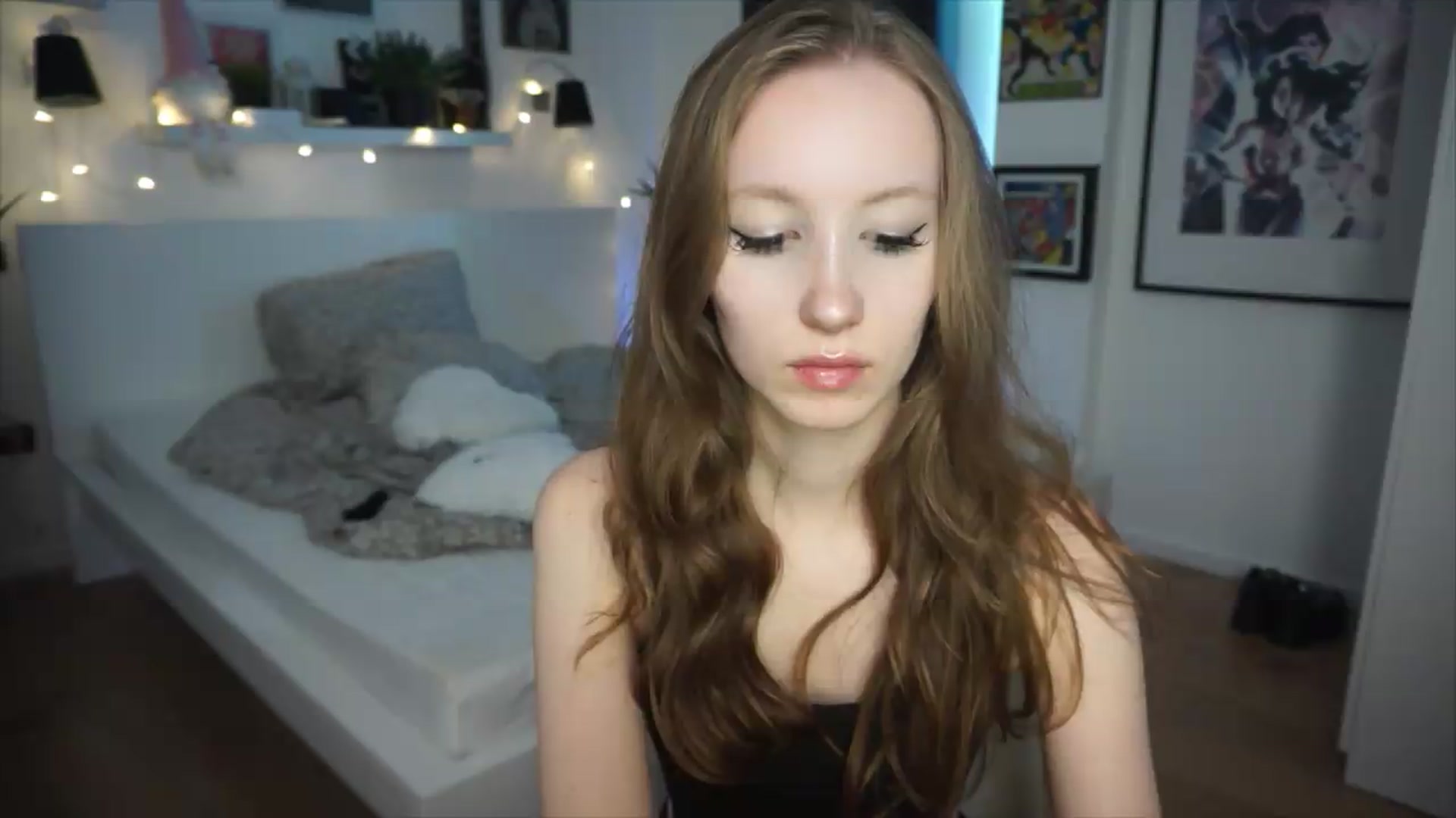 Gallery image thumbnail from Sw33t_g1rl's myfreecams stream on, 06/19/2026, 20:00 image 14 of 20