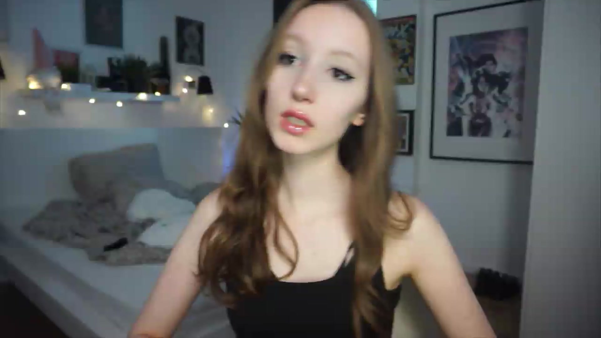 Gallery image thumbnail from Sw33t_g1rl's myfreecams stream on, 06/19/2026, 20:00 image 4 of 20