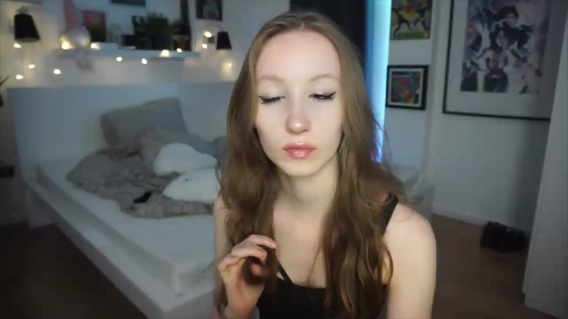 Gallery image thumbnail from Sw33t_g1rl's myfreecams stream on, 06/19/2026, 20:00 image 13 of 20