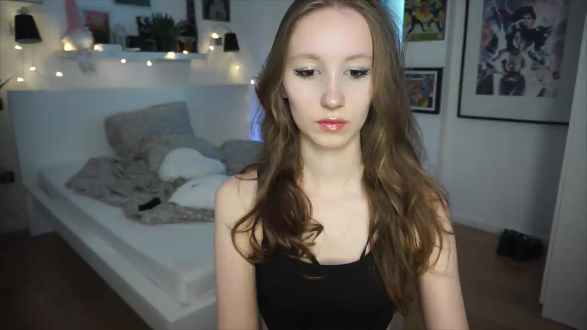 Gallery image thumbnail from Sw33t_g1rl's myfreecams stream on, 06/19/2026, 20:00 image 7 of 20