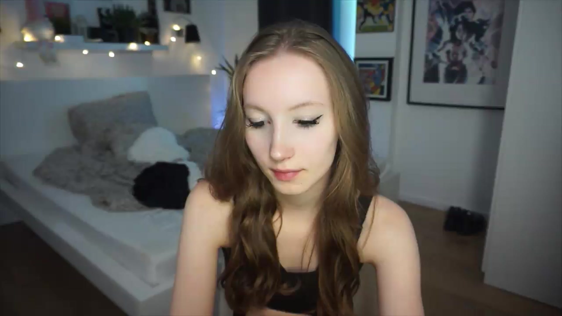 Gallery image thumbnail from Sw33t_g1rl's myfreecams stream on, 06/19/2026, 20:42 image 20 of 20