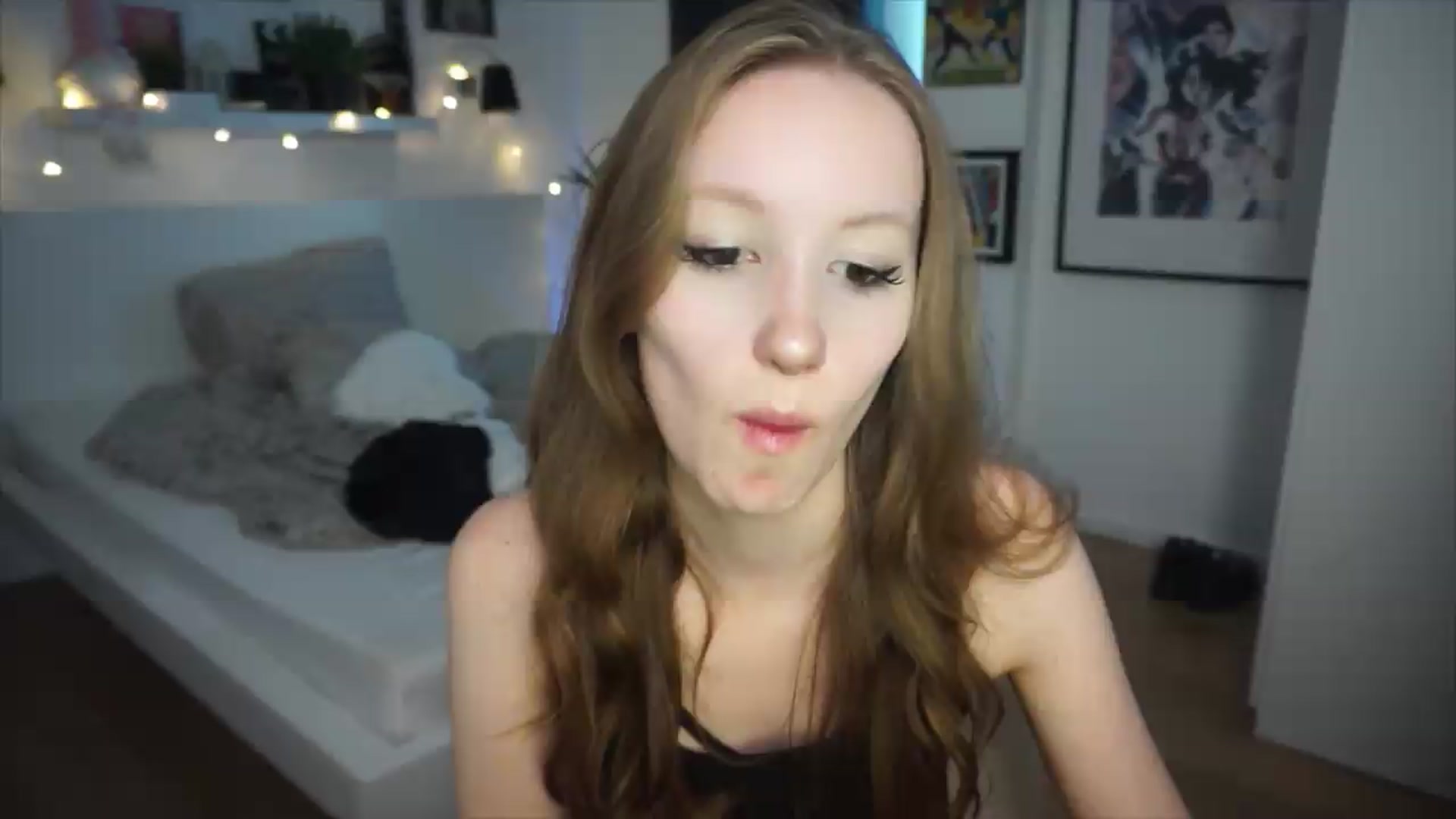Gallery image thumbnail from Sw33t_g1rl's myfreecams stream on, 06/19/2026, 20:42 image 2 of 20